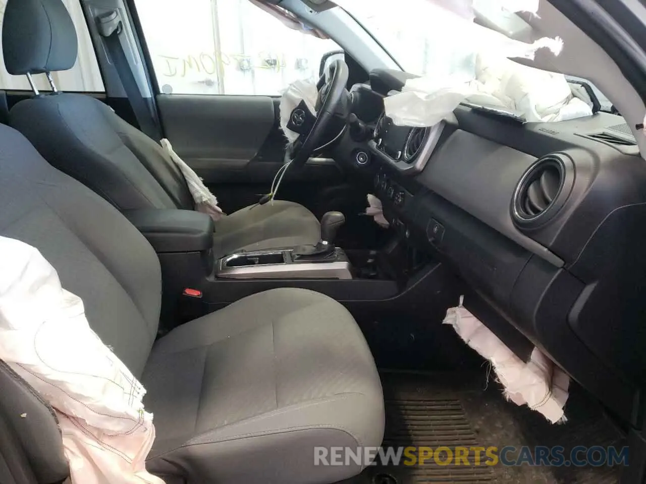 5 fotografías del automóvil dañado 3TMCZ5AN6LM291549 TOYOTA TACOMA 2020