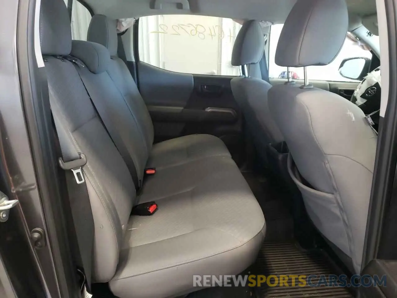 6 fotografías del automóvil dañado 3TMCZ5AN6LM291549 TOYOTA TACOMA 2020