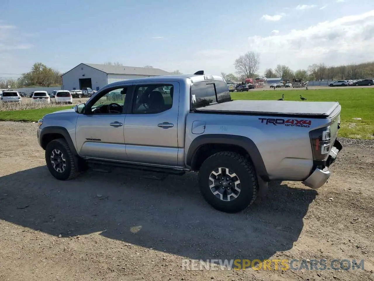 2 fotografías del automóvil dañado 3TMCZ5AN6LM293818 TOYOTA TACOMA 2020