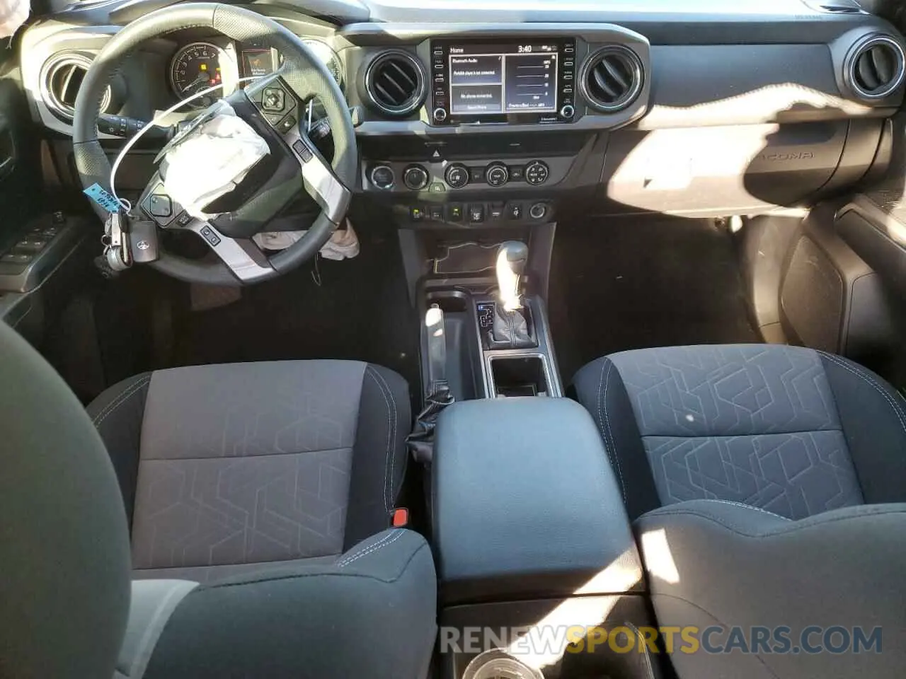 8 fotografías del automóvil dañado 3TMCZ5AN6LM336439 TOYOTA TACOMA 2020