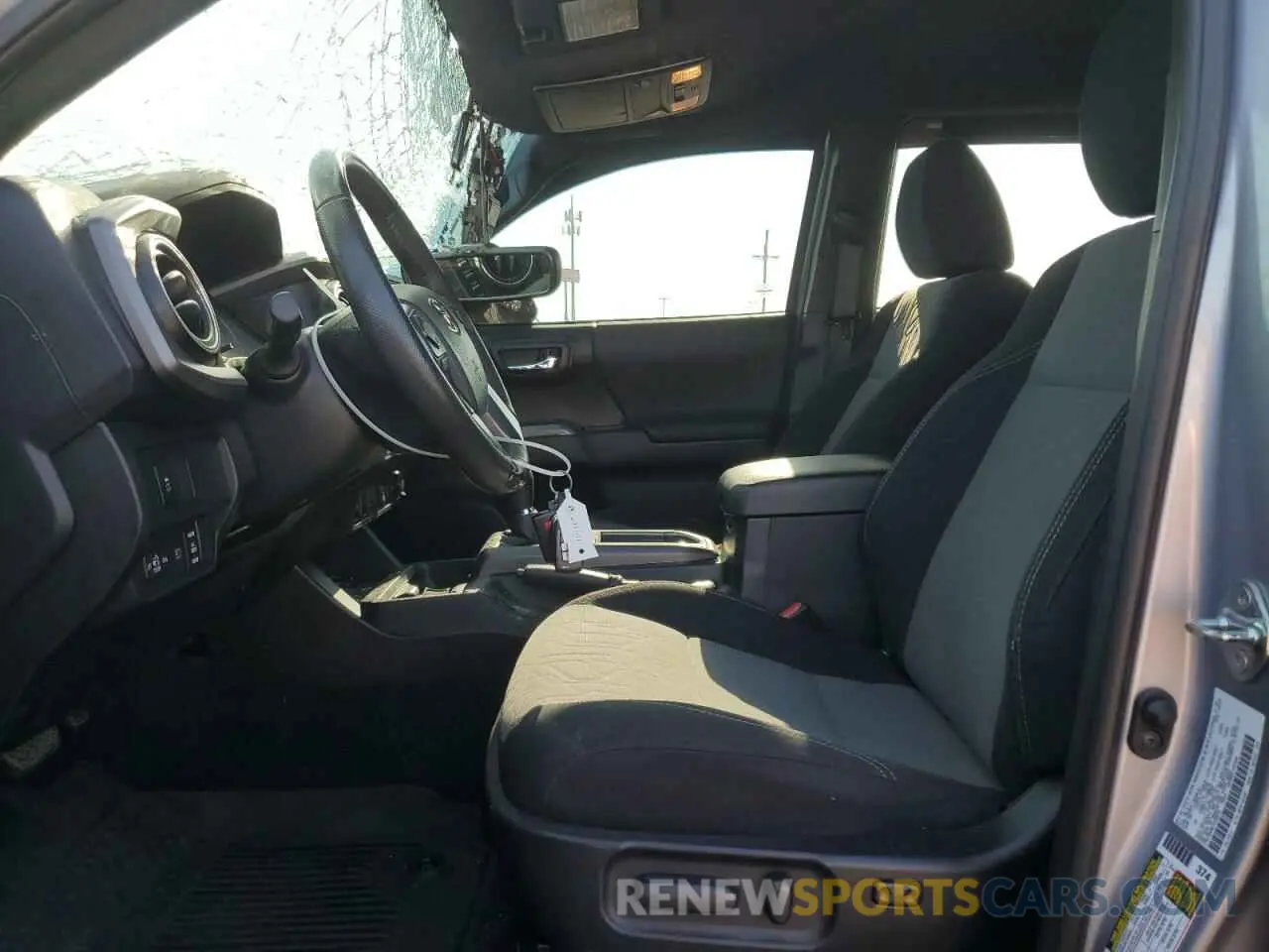 7 fotografías del automóvil dañado 3TMCZ5AN6LM338076 TOYOTA TACOMA 2020