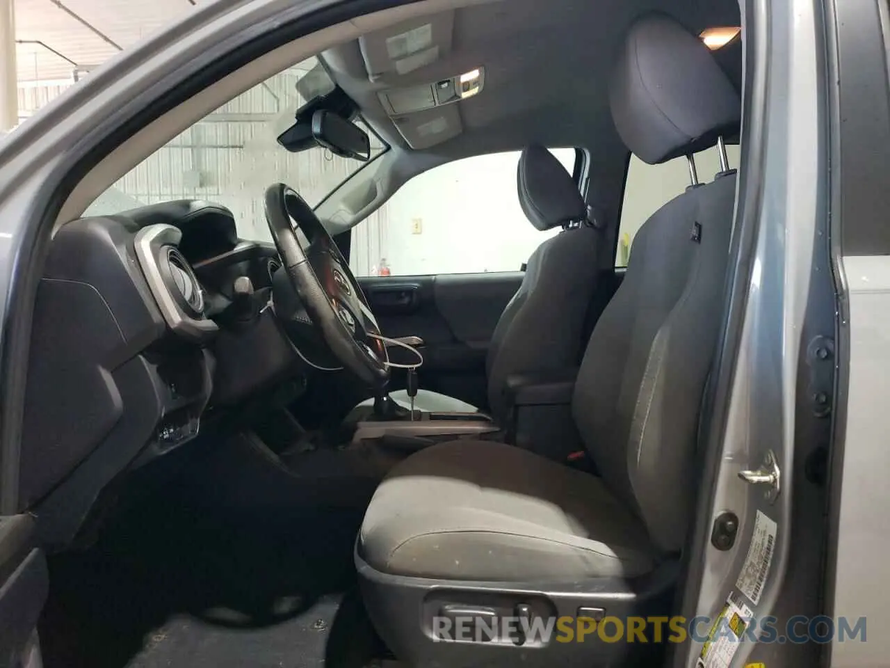 7 fotografías del automóvil dañado 3TMCZ5AN6LM340975 TOYOTA TACOMA 2020