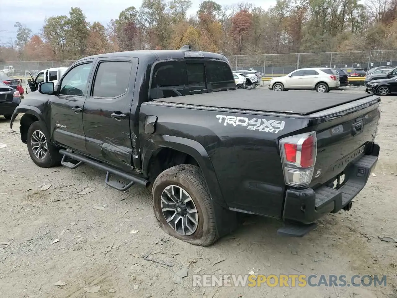 2 fotografías del automóvil dañado 3TMCZ5AN6LM355377 TOYOTA TACOMA 2020