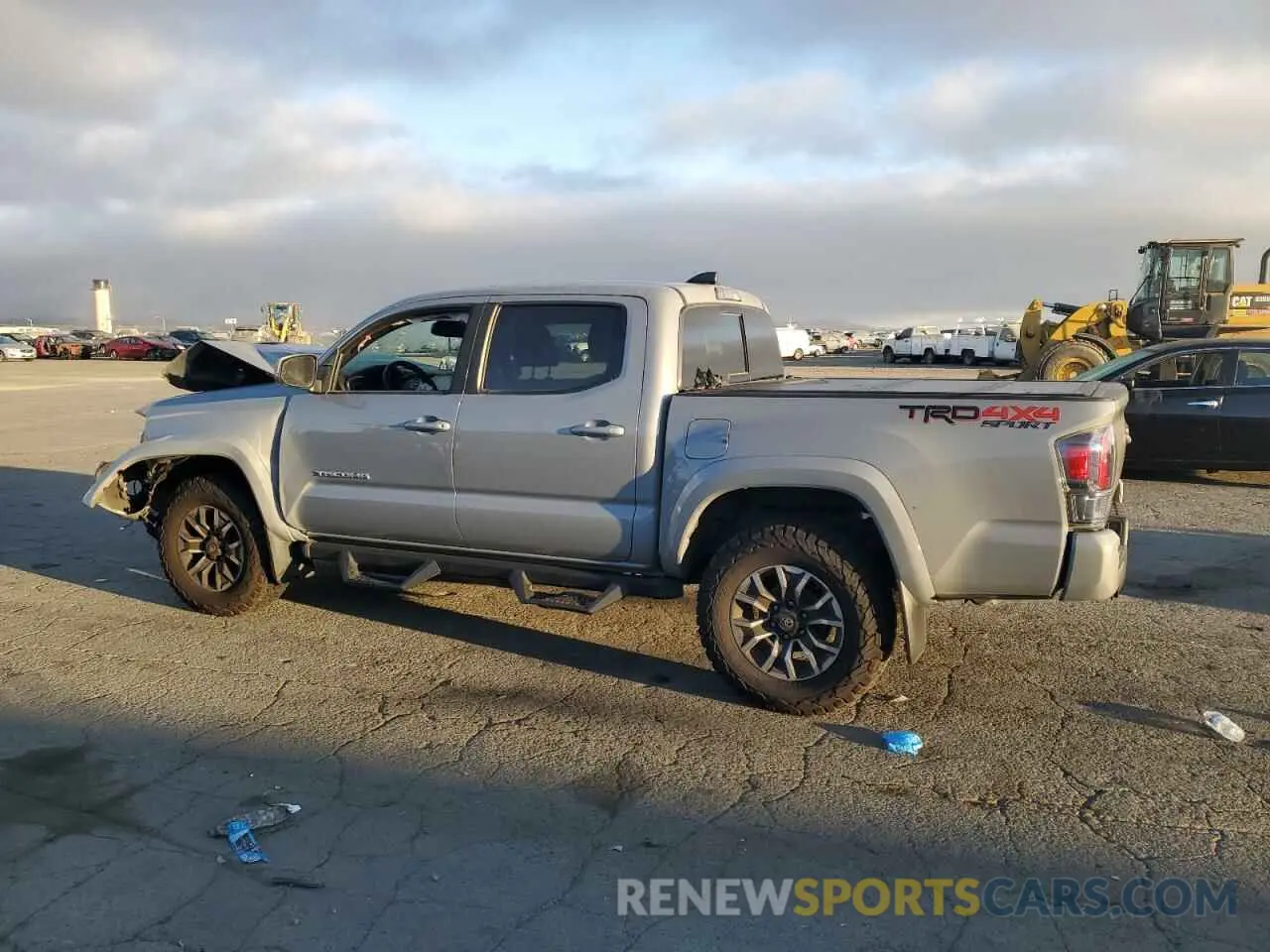 2 fotografías del automóvil dañado 3TMCZ5AN6LM356982 TOYOTA TACOMA 2020