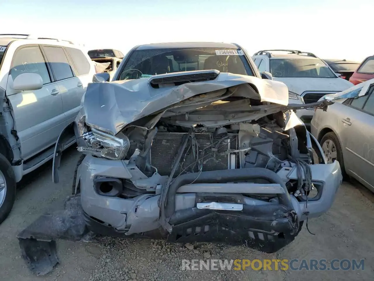 5 fotografías del automóvil dañado 3TMCZ5AN6LM356982 TOYOTA TACOMA 2020