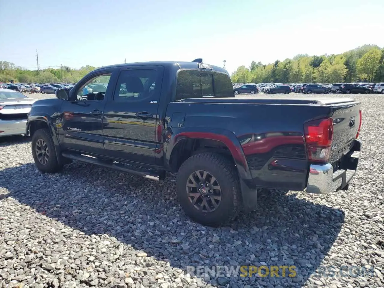 2 fotografías del automóvil dañado 3TMCZ5AN6LM360255 TOYOTA TACOMA 2020