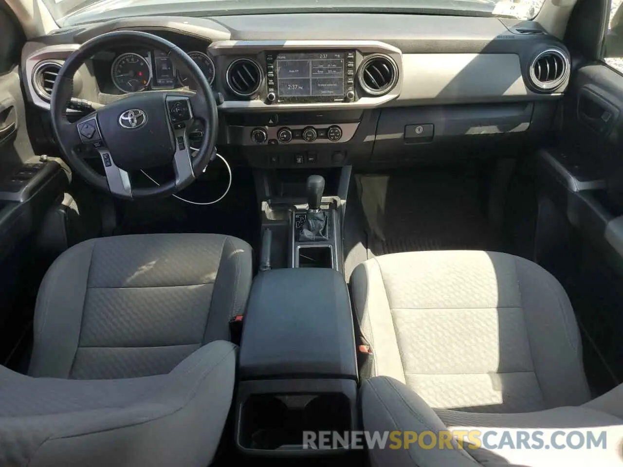 8 fotografías del automóvil dañado 3TMCZ5AN6LM360255 TOYOTA TACOMA 2020