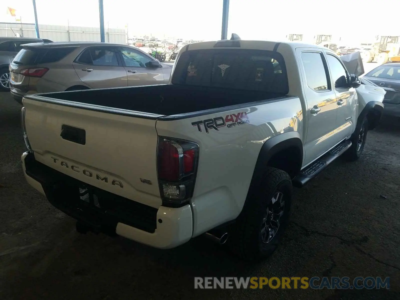 4 fotografías del automóvil dañado 3TMCZ5AN7LM295416 TOYOTA TACOMA 2020