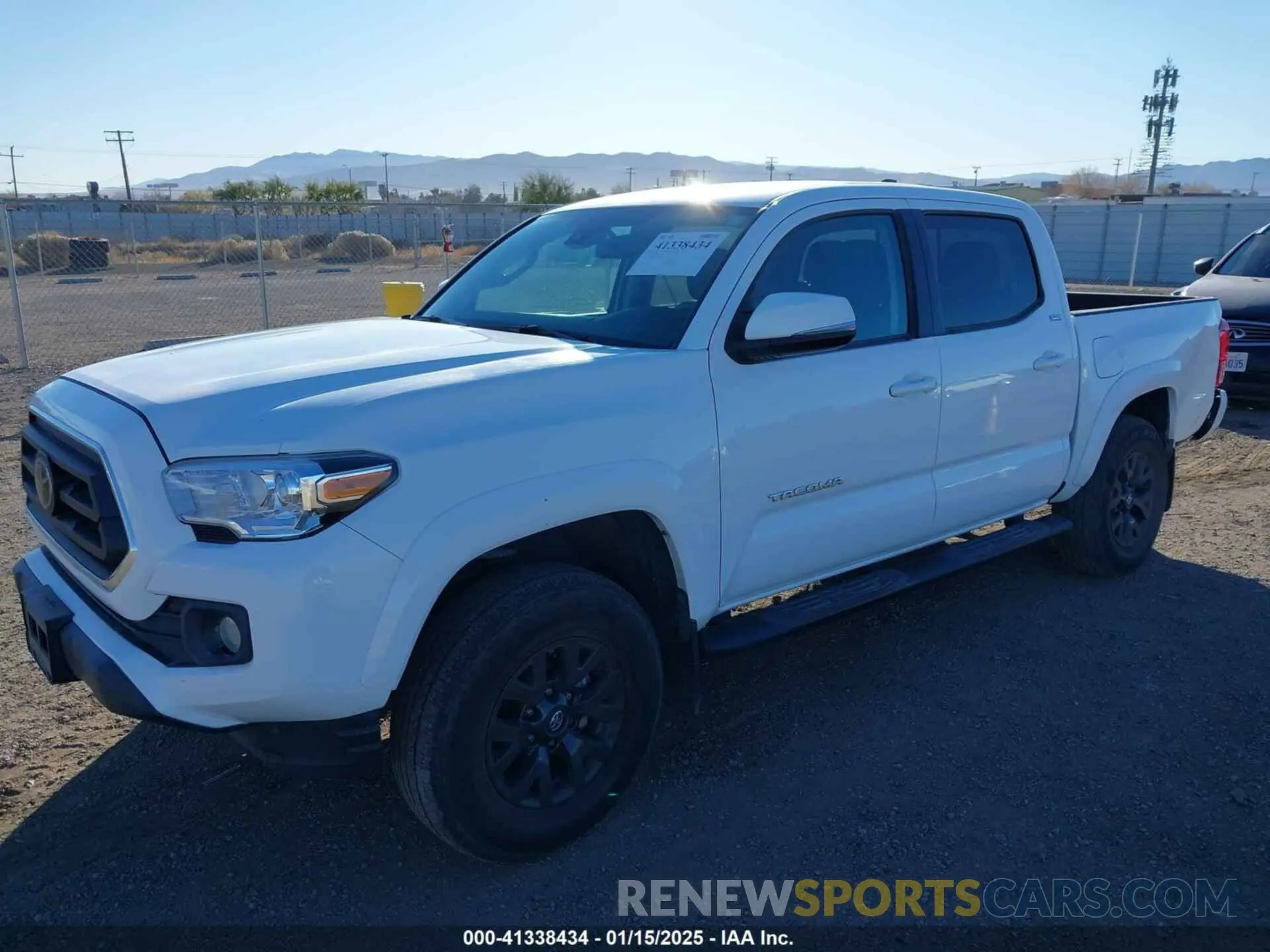 2 fotografías del automóvil dañado 3TMCZ5AN7LM301022 TOYOTA TACOMA 2020