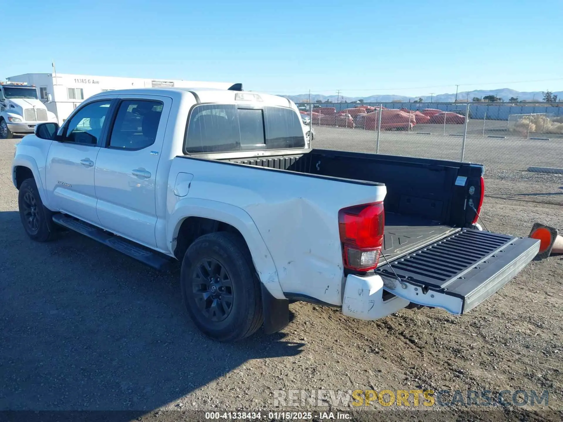 3 fotografías del automóvil dañado 3TMCZ5AN7LM301022 TOYOTA TACOMA 2020