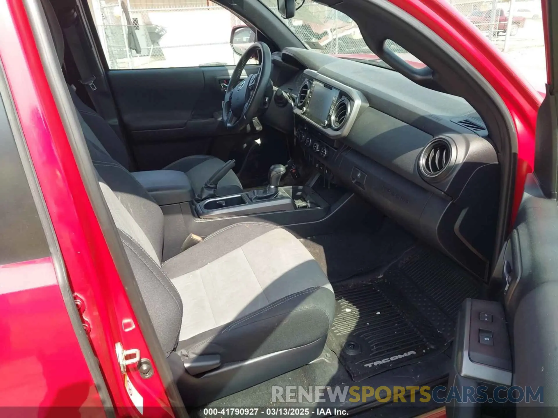 5 fotografías del automóvil dañado 3TMCZ5AN7LM305667 TOYOTA TACOMA 2020