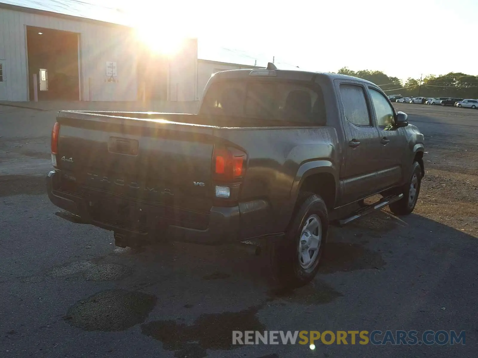 4 fotografías del automóvil dañado 3TMCZ5AN7LM306575 TOYOTA TACOMA 2020