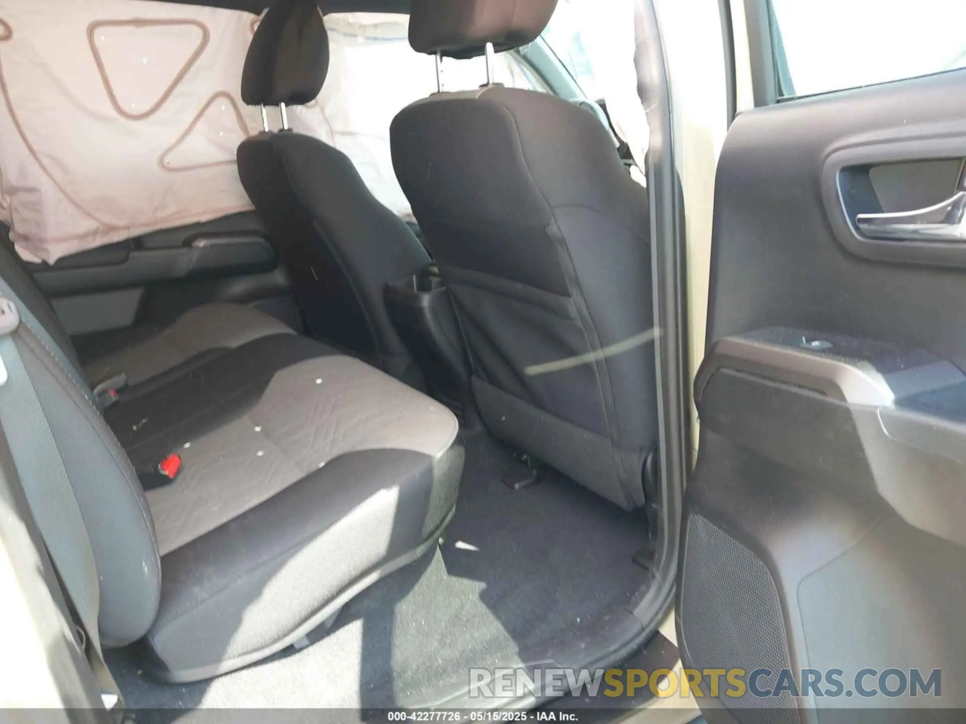 8 fotografías del automóvil dañado 3TMCZ5AN7LM308553 TOYOTA TACOMA 2020