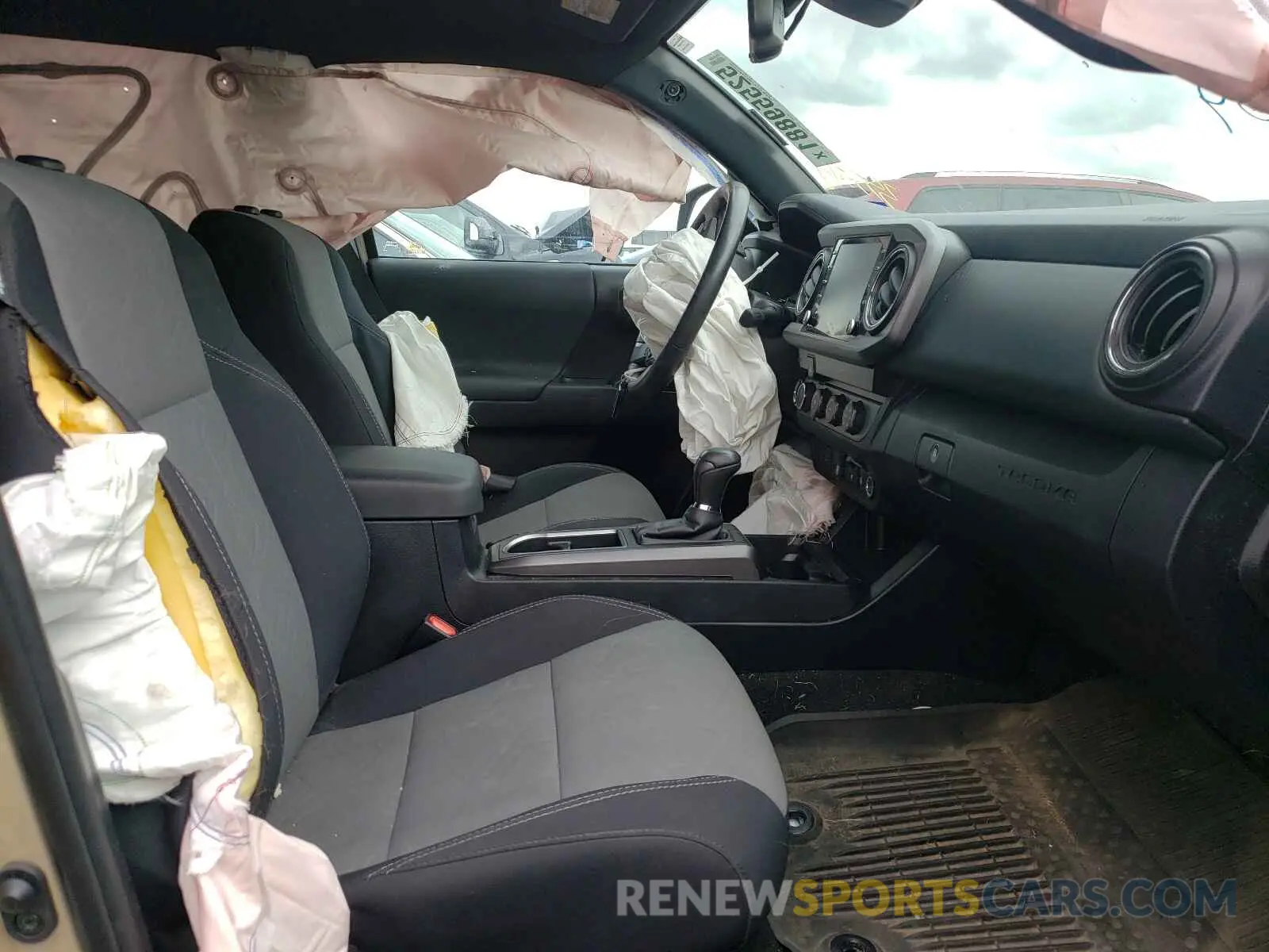 5 fotografías del automóvil dañado 3TMCZ5AN7LM335512 TOYOTA TACOMA 2020