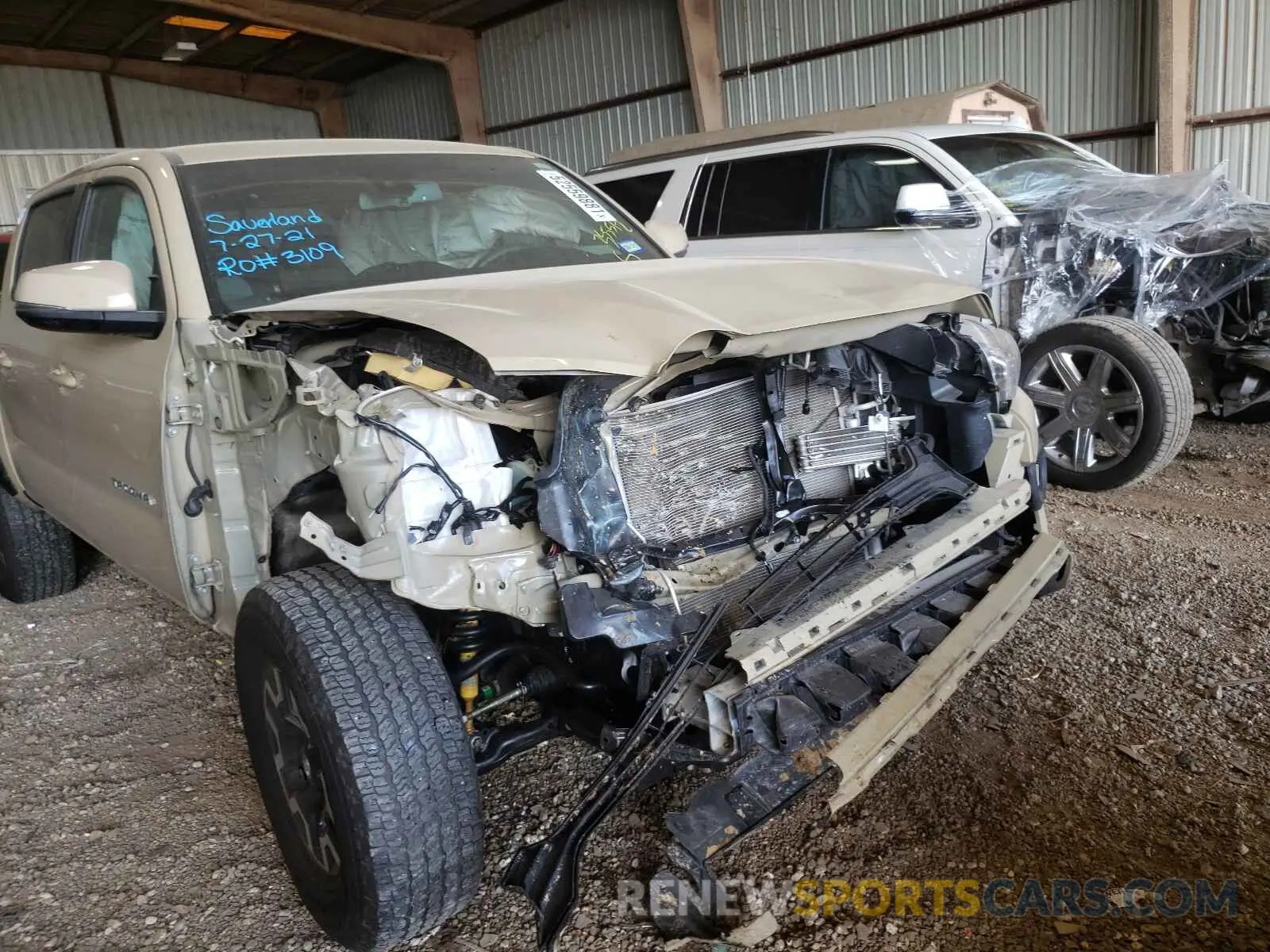 9 fotografías del automóvil dañado 3TMCZ5AN7LM335512 TOYOTA TACOMA 2020