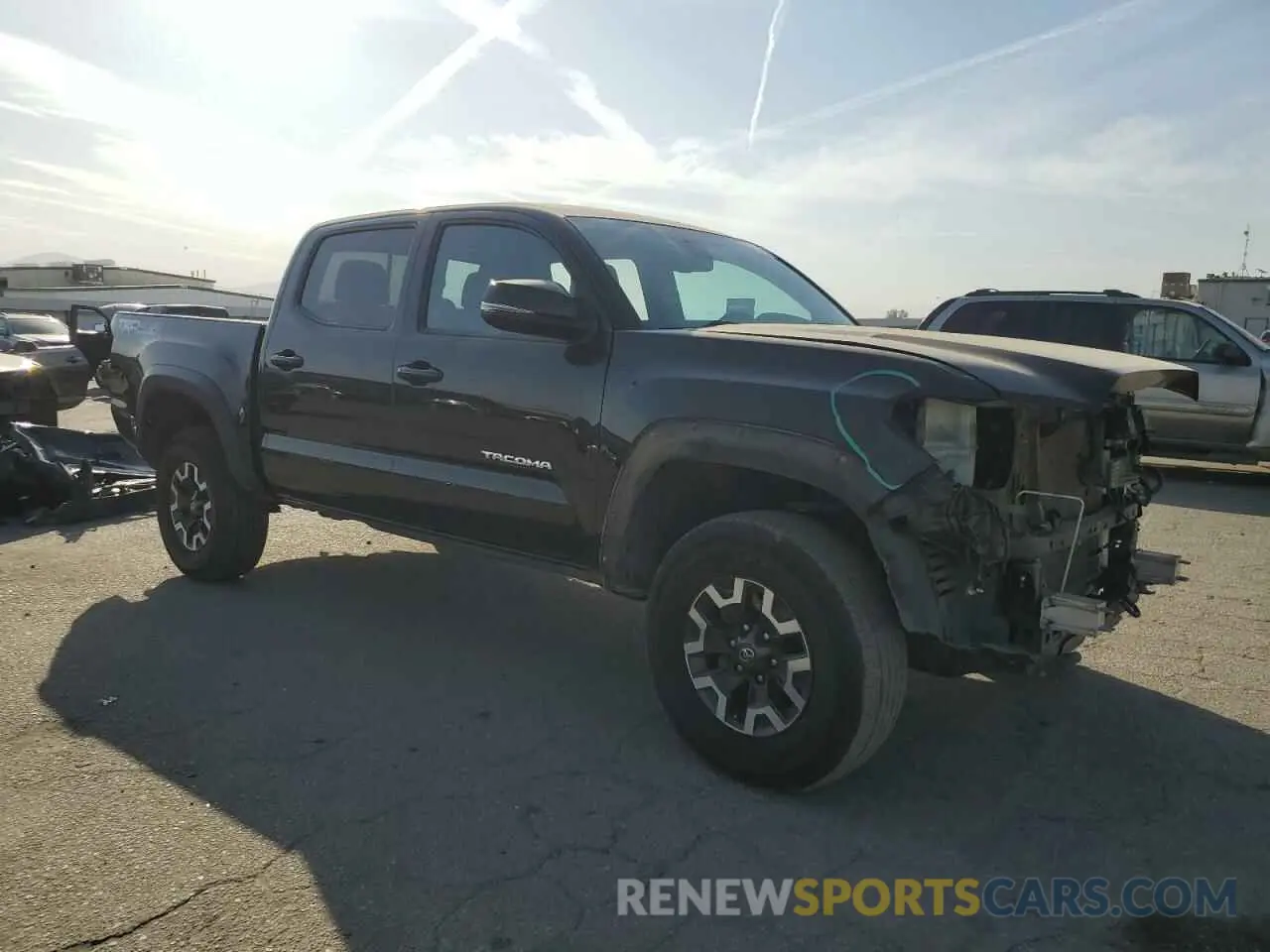 4 fotografías del automóvil dañado 3TMCZ5AN7LM338779 TOYOTA TACOMA 2020