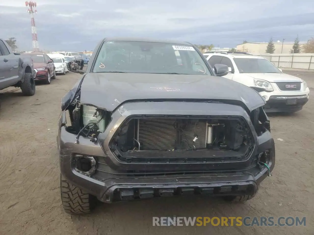 5 fotografías del automóvil dañado 3TMCZ5AN7LM344811 TOYOTA TACOMA 2020