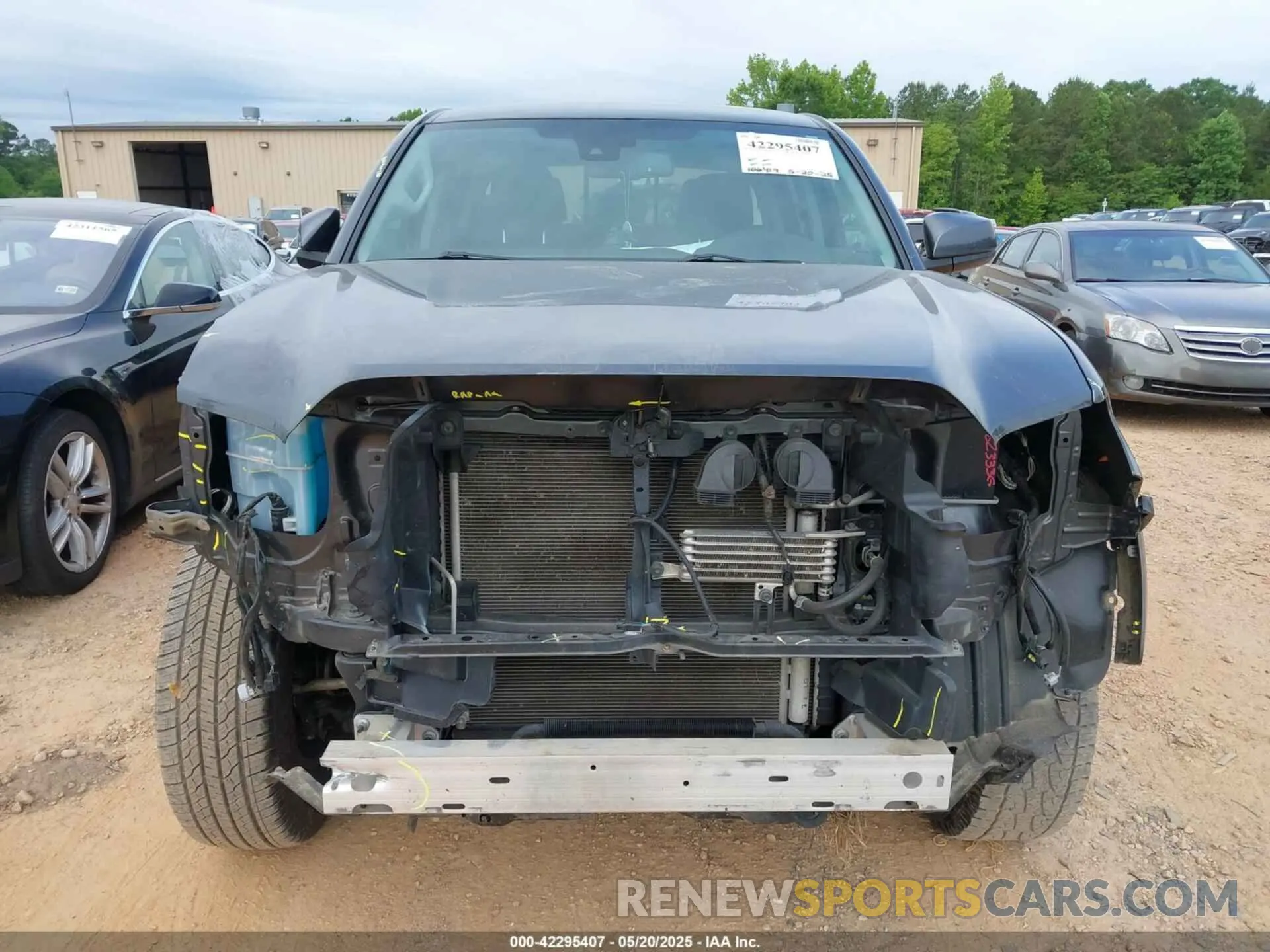 13 fotografías del automóvil dañado 3TMCZ5AN8LM297983 TOYOTA TACOMA 2020
