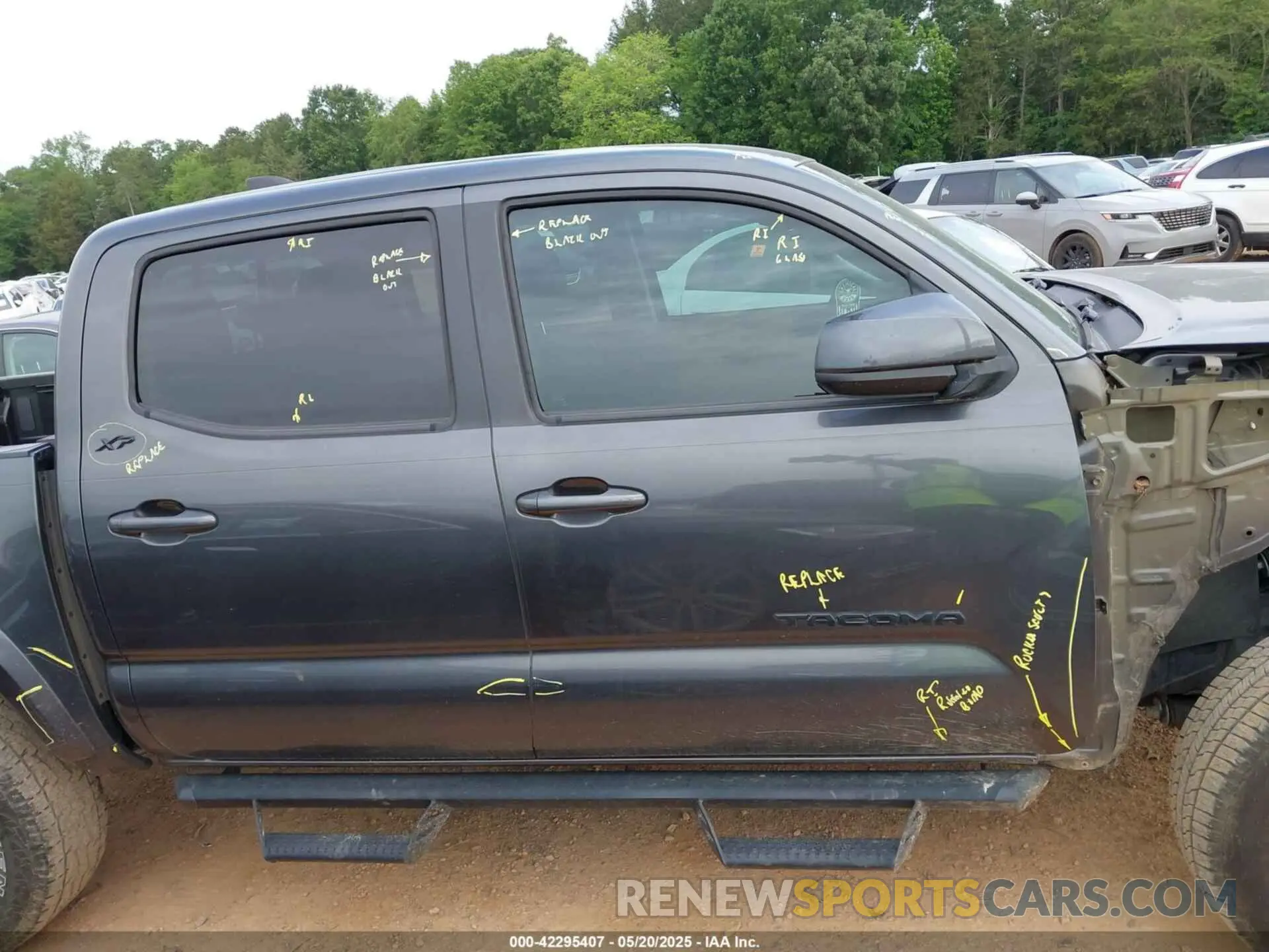 14 fotografías del automóvil dañado 3TMCZ5AN8LM297983 TOYOTA TACOMA 2020