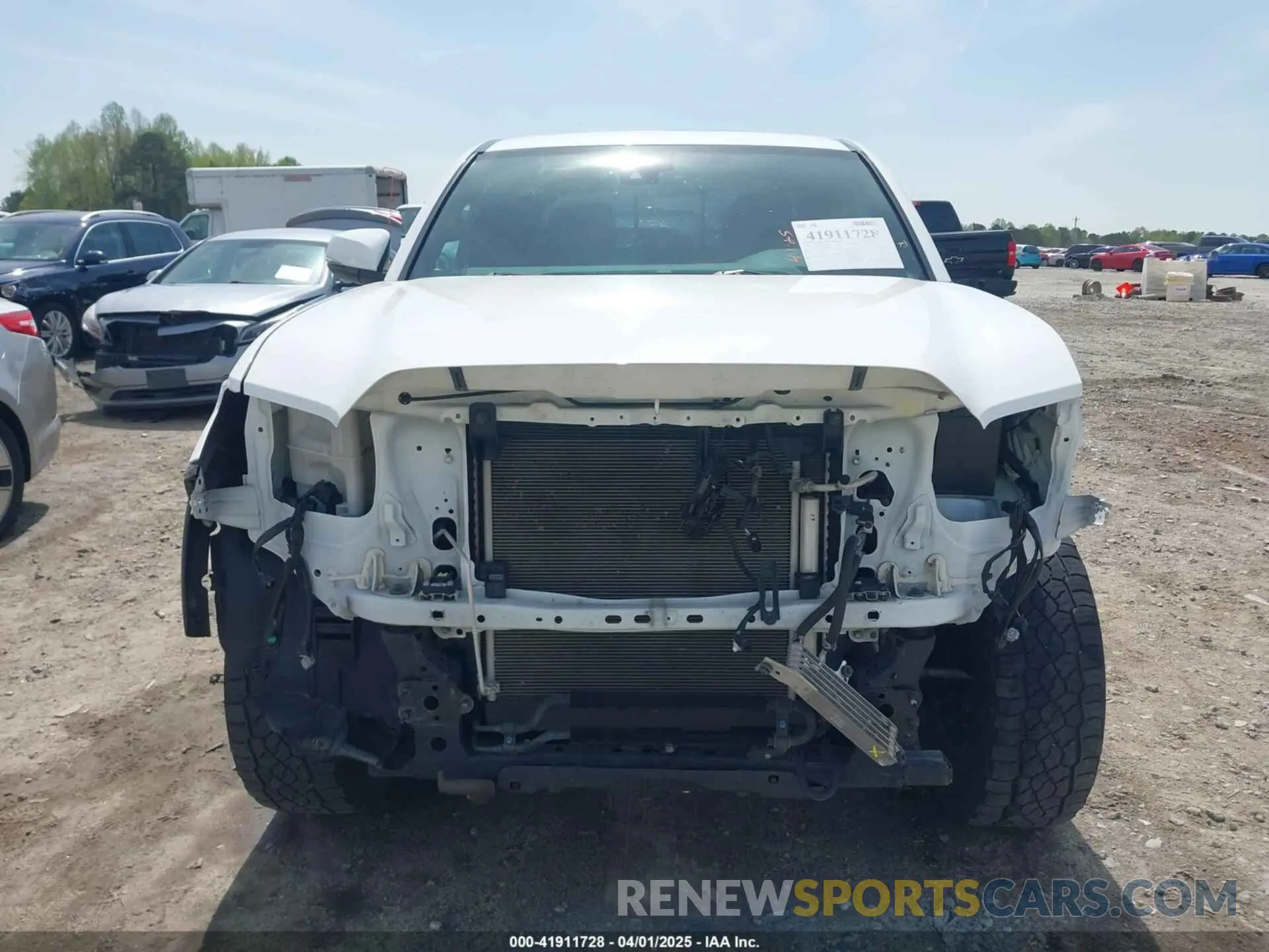 13 fotografías del automóvil dañado 3TMCZ5AN8LM307072 TOYOTA TACOMA 2020