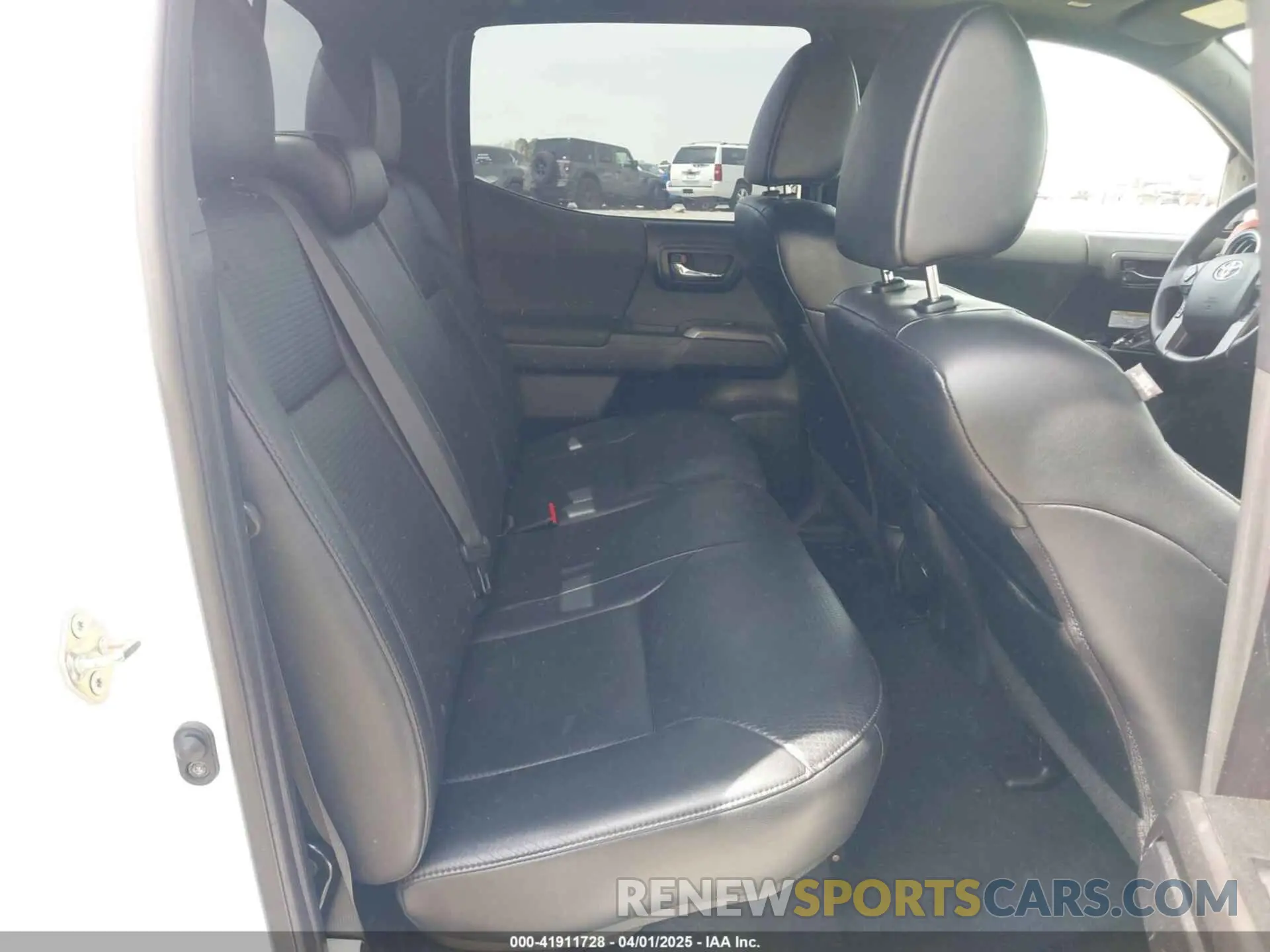 8 fotografías del automóvil dañado 3TMCZ5AN8LM307072 TOYOTA TACOMA 2020