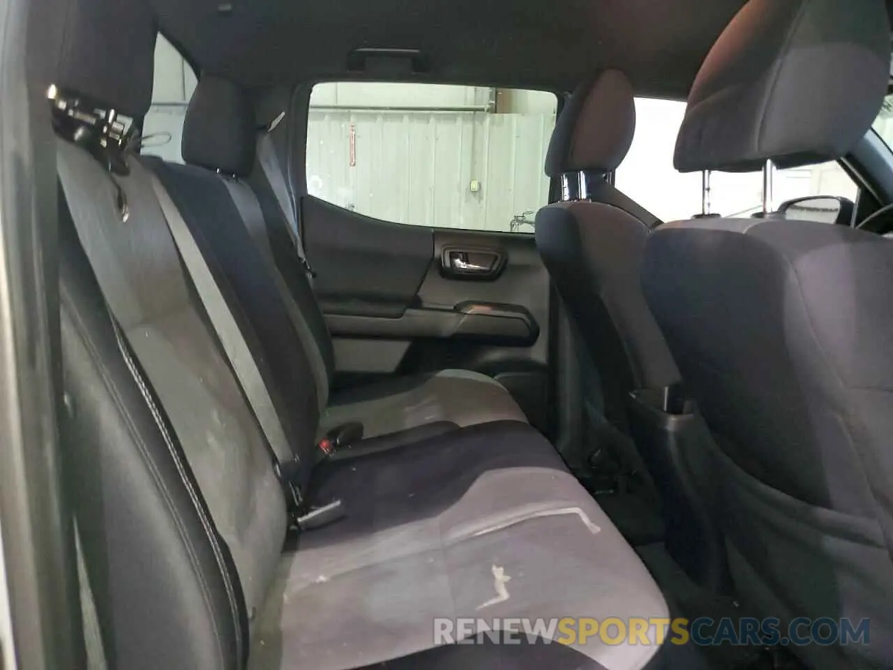10 fotografías del automóvil dañado 3TMCZ5AN8LM320243 TOYOTA TACOMA 2020