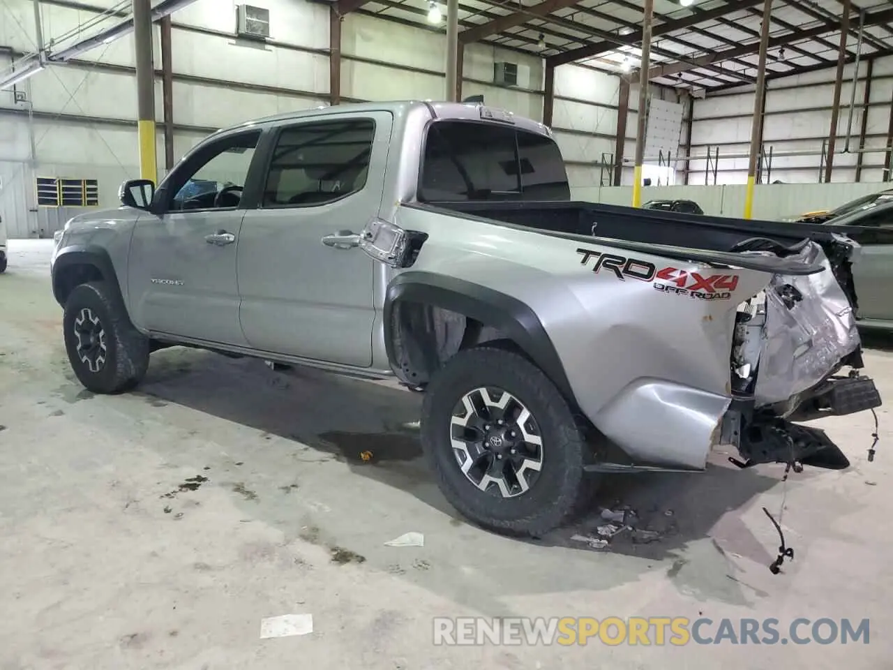 2 fotografías del automóvil dañado 3TMCZ5AN8LM320243 TOYOTA TACOMA 2020