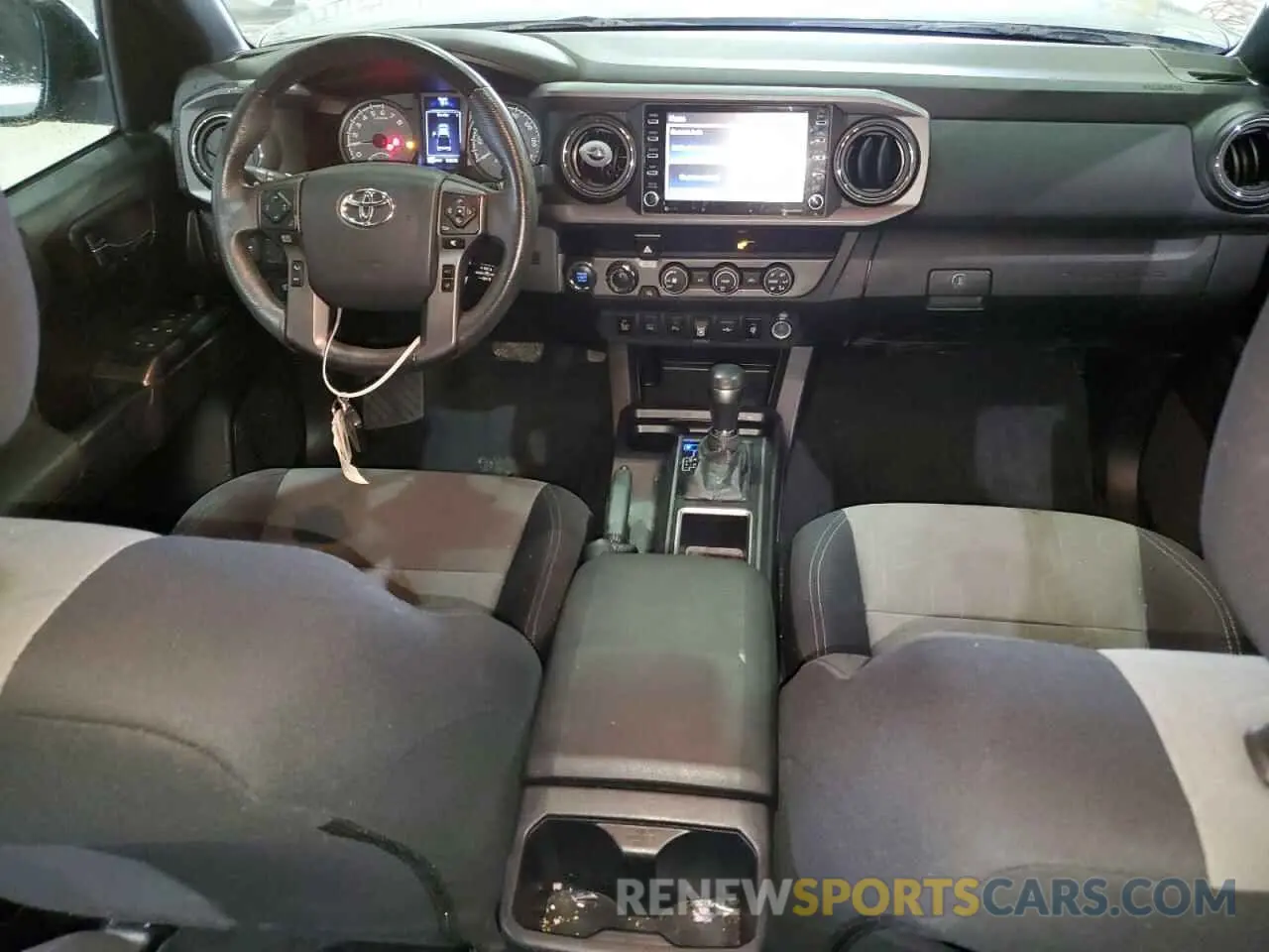 8 fotografías del automóvil dañado 3TMCZ5AN8LM320243 TOYOTA TACOMA 2020
