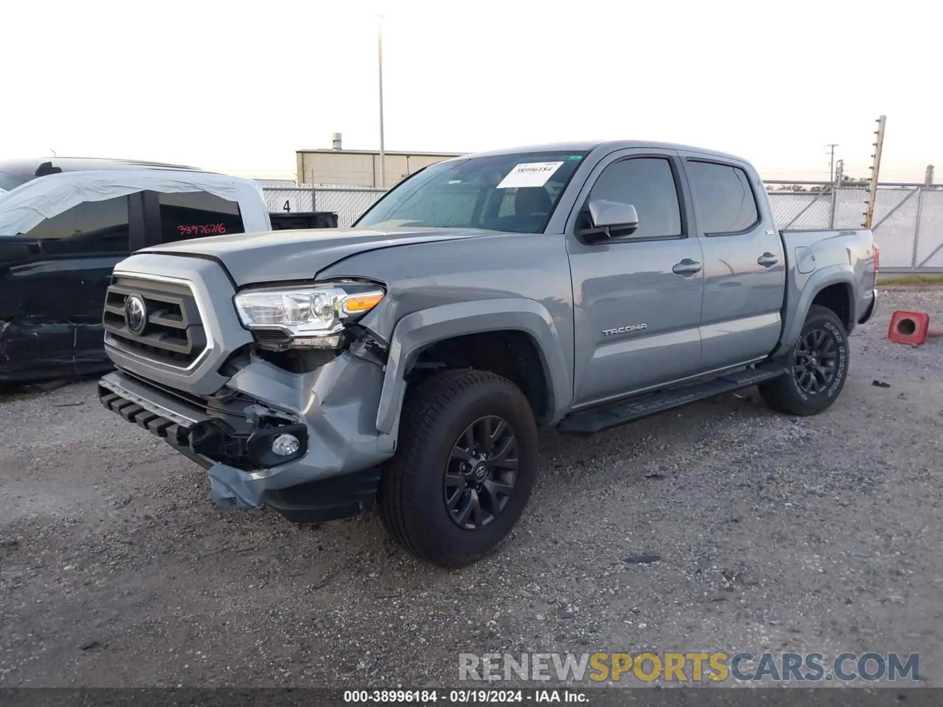 2 fotografías del automóvil dañado 3TMCZ5AN8LM338306 TOYOTA TACOMA 2020