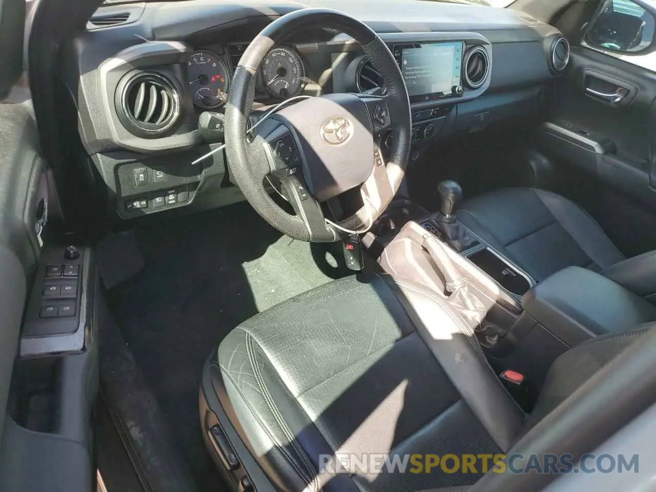 8 fotografías del automóvil dañado 3TMCZ5AN8LM361150 TOYOTA TACOMA 2020