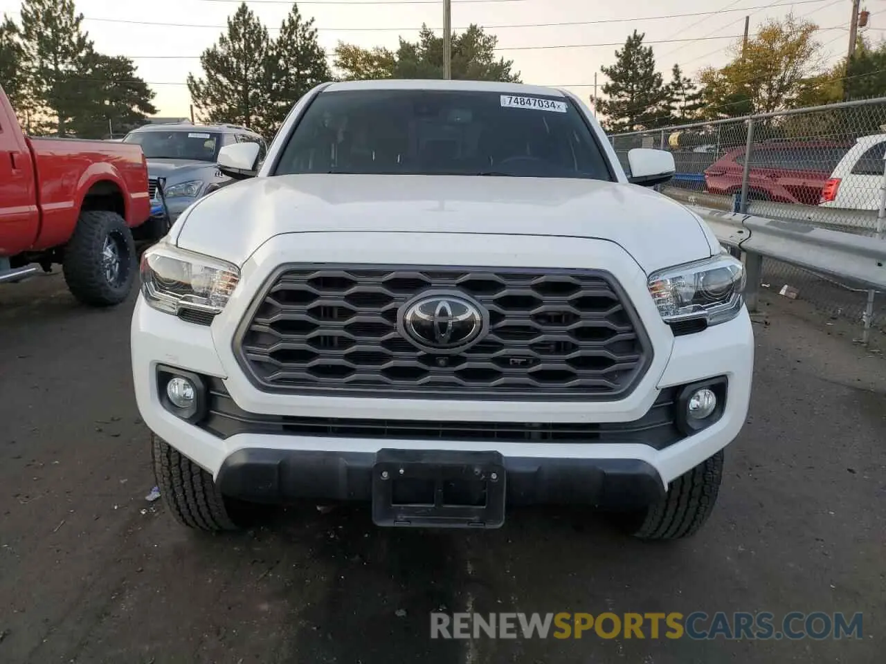 5 fotografías del automóvil dañado 3TMCZ5AN9LM325709 TOYOTA TACOMA 2020