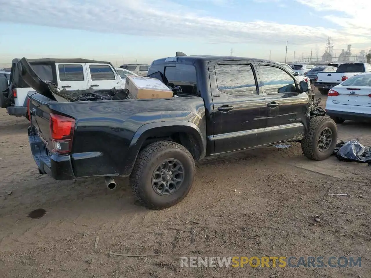 3 fotografías del automóvil dañado 3TMCZ5AN9LM332823 TOYOTA TACOMA 2020