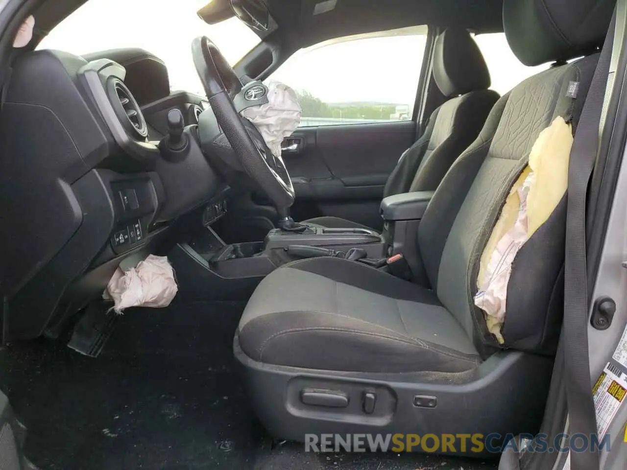 7 fotografías del automóvil dañado 3TMCZ5AN9LM332904 TOYOTA TACOMA 2020