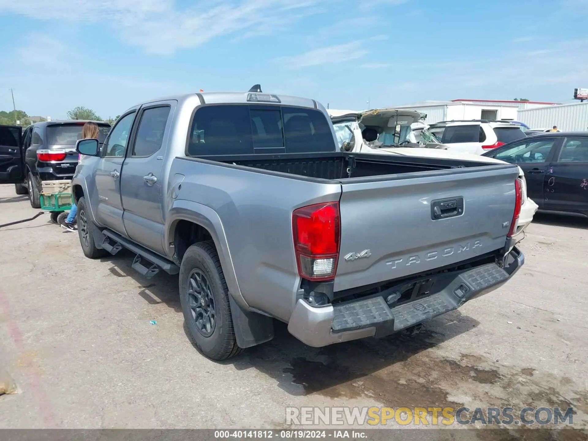 6 fotografías del automóvil dañado 3TMCZ5AN9LM339304 TOYOTA TACOMA 2020