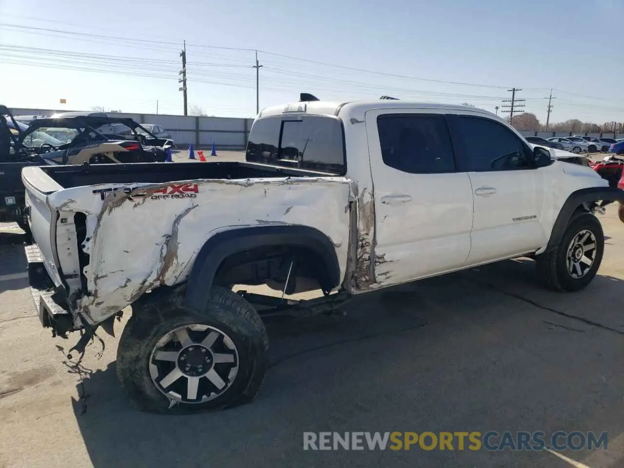 3 fotografías del automóvil dañado 3TMCZ5AN9LM345524 TOYOTA TACOMA 2020