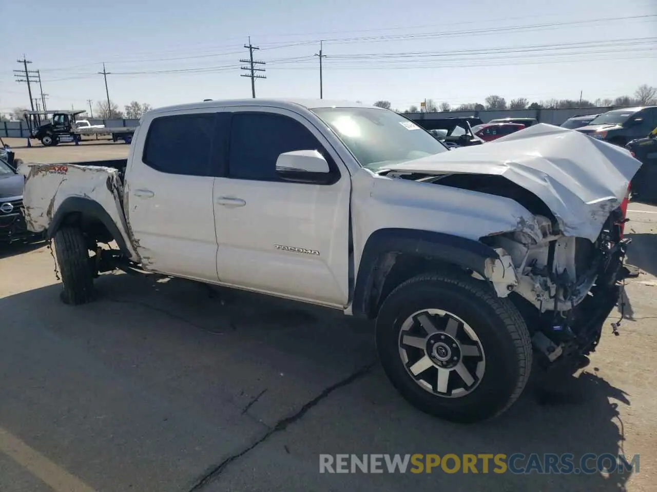 4 fotografías del automóvil dañado 3TMCZ5AN9LM345524 TOYOTA TACOMA 2020