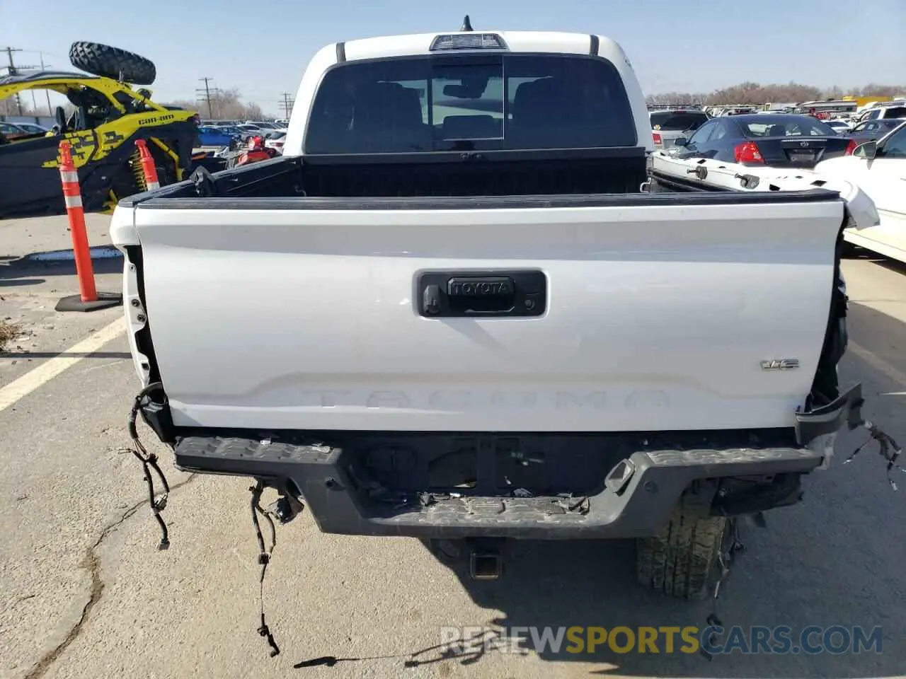 6 fotografías del automóvil dañado 3TMCZ5AN9LM345524 TOYOTA TACOMA 2020
