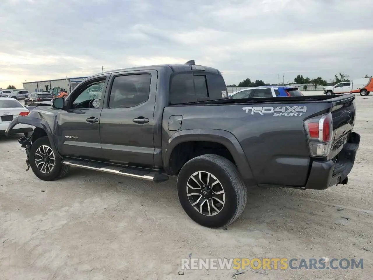 2 fotografías del automóvil dañado 3TMCZ5AN9LM348052 TOYOTA TACOMA 2020