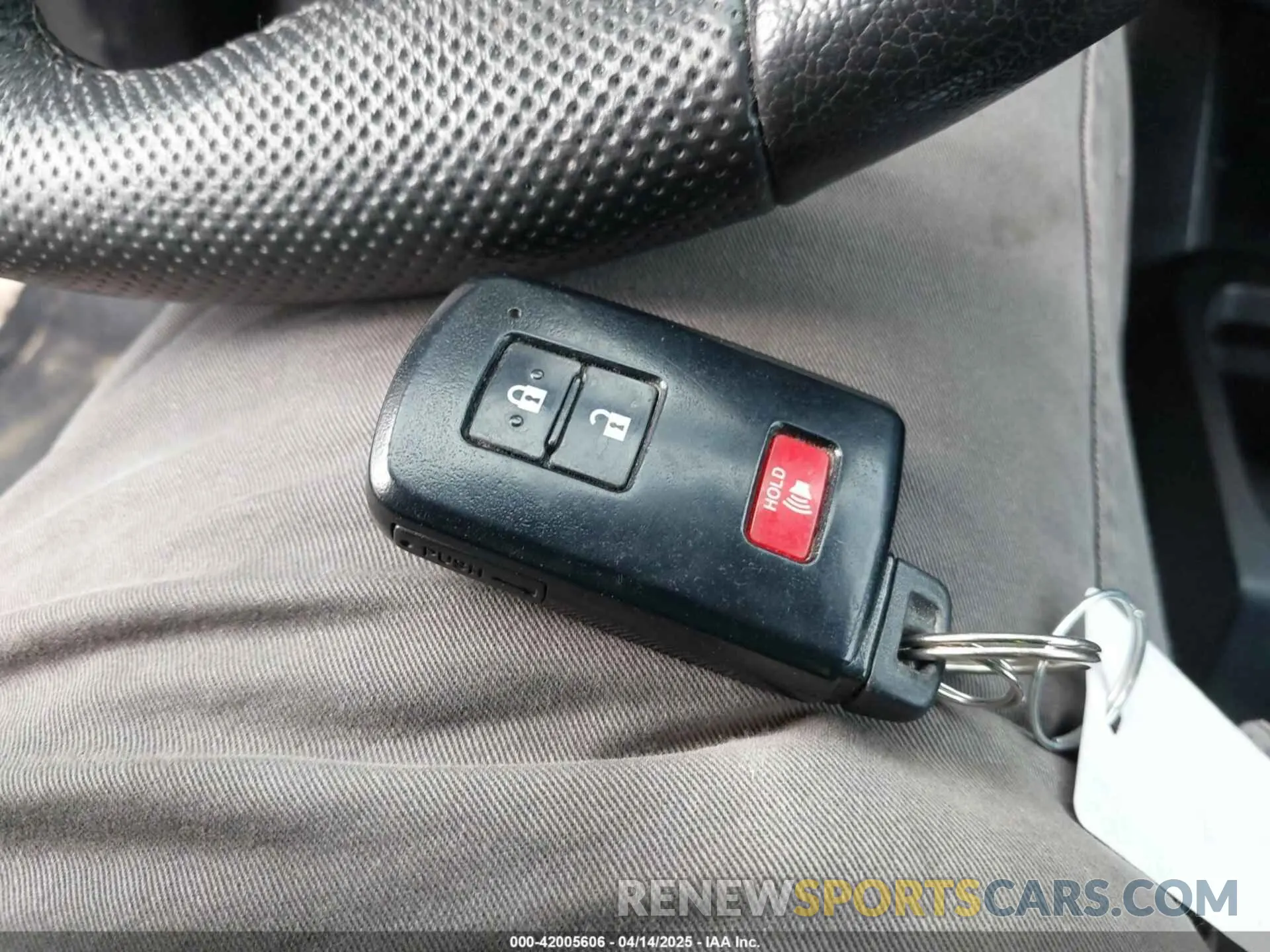 11 fotografías del automóvil dañado 3TMCZ5ANXLM317814 TOYOTA TACOMA 2020