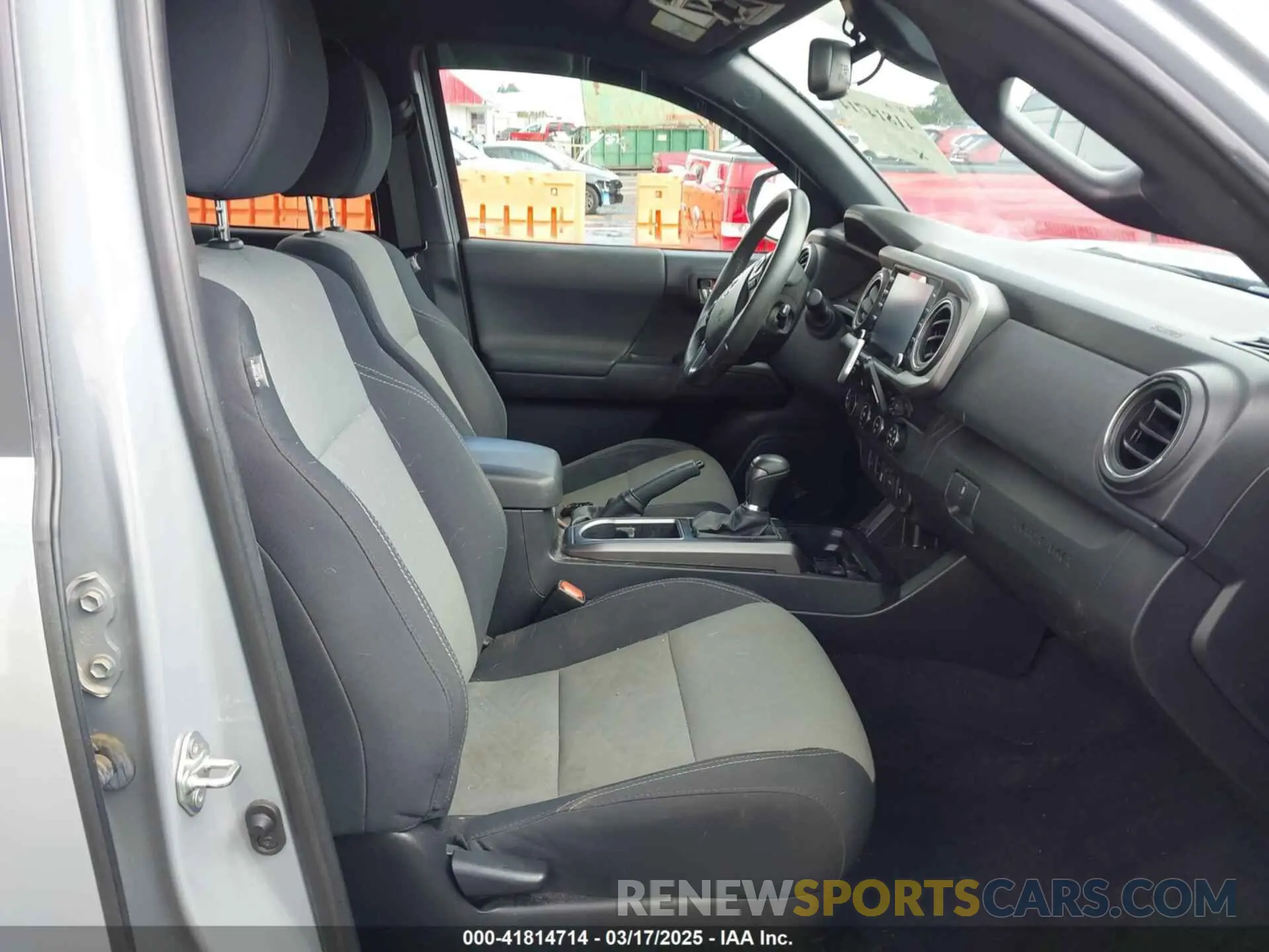 5 fotografías del automóvil dañado 3TMDZ5BN1LM097711 TOYOTA TACOMA 2020