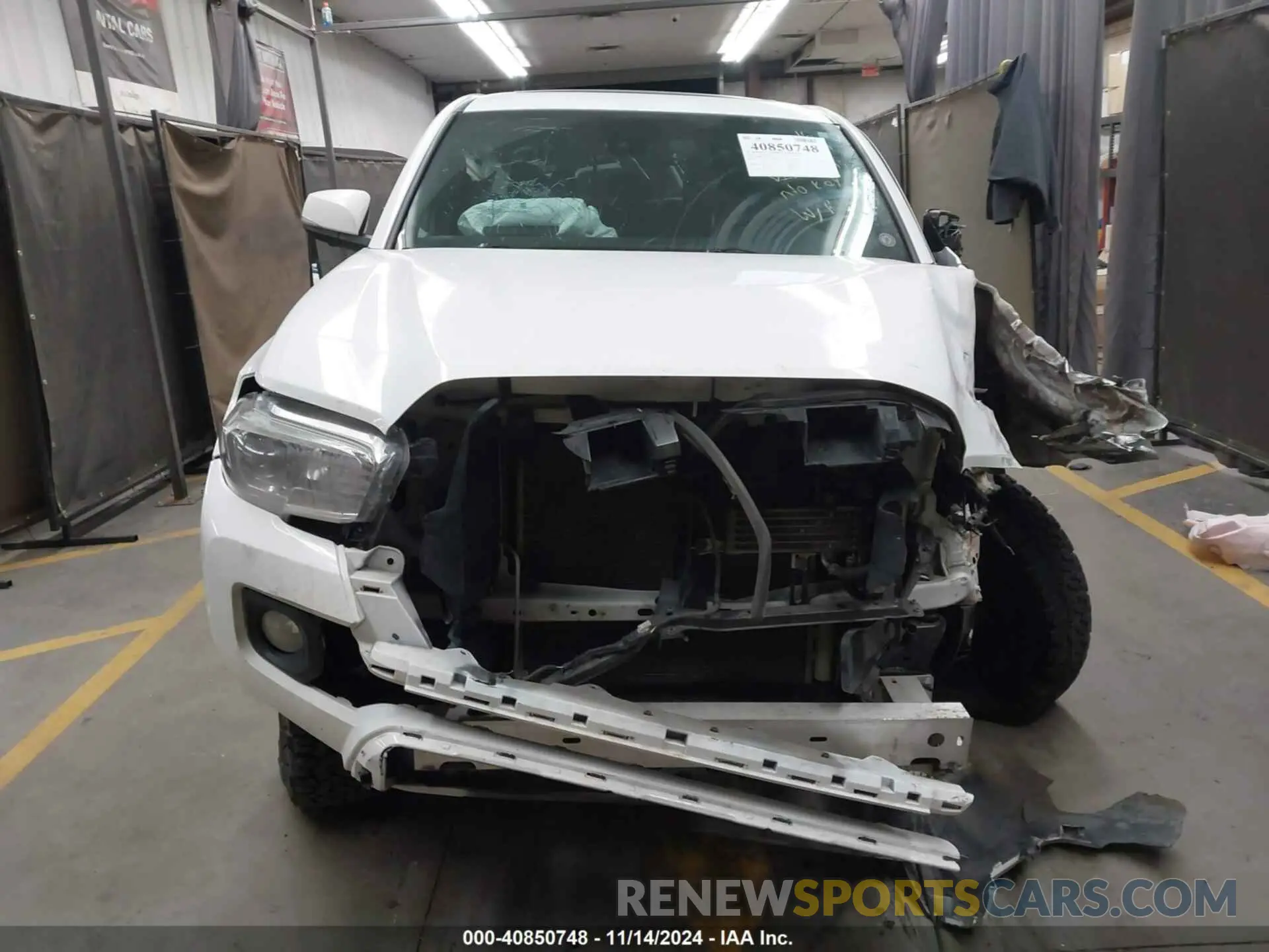 11 fotografías del automóvil dañado 3TMDZ5BN3LM083597 TOYOTA TACOMA 2020
