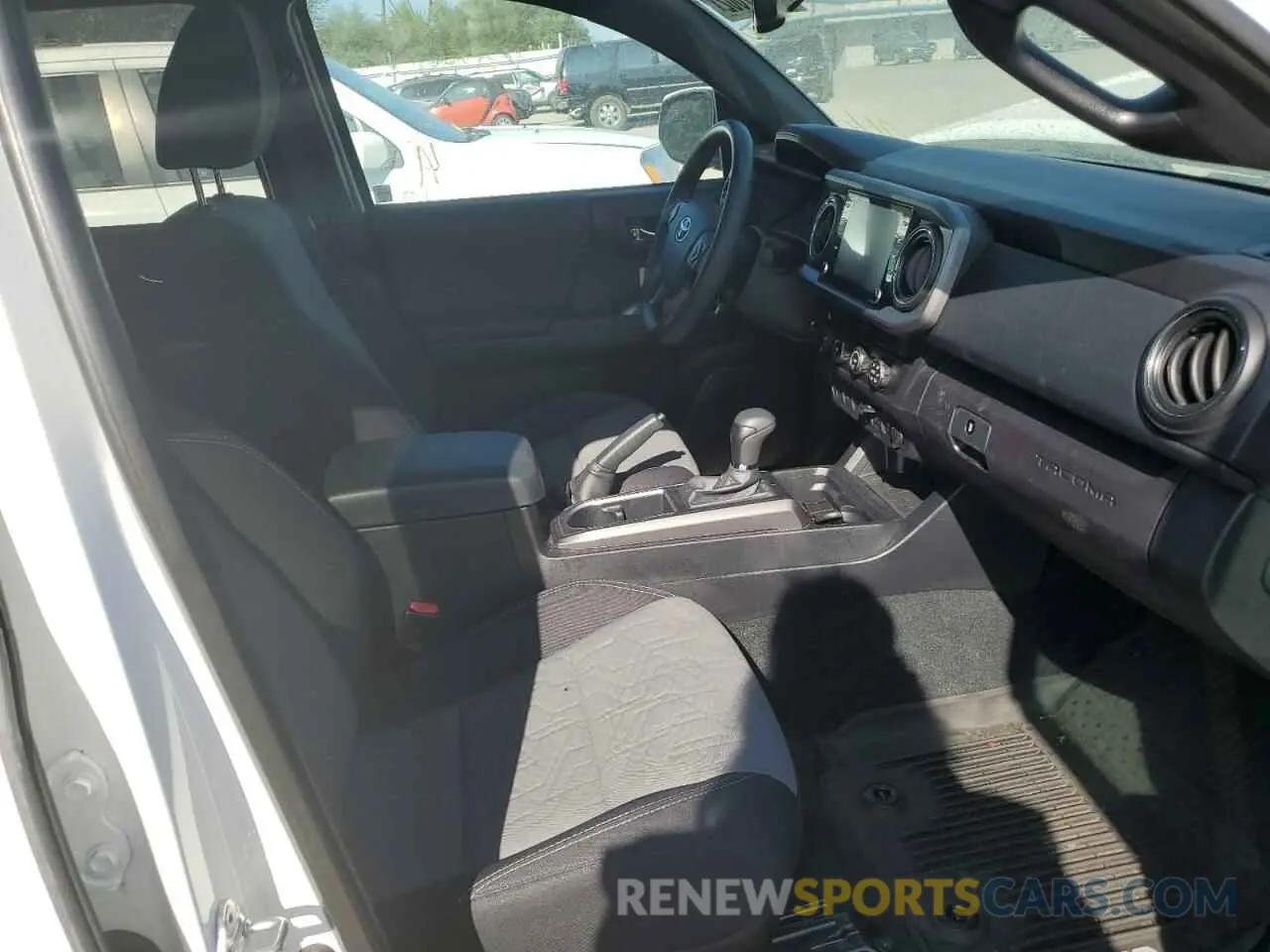 5 fotografías del automóvil dañado 3TMDZ5BN3LM091053 TOYOTA TACOMA 2020
