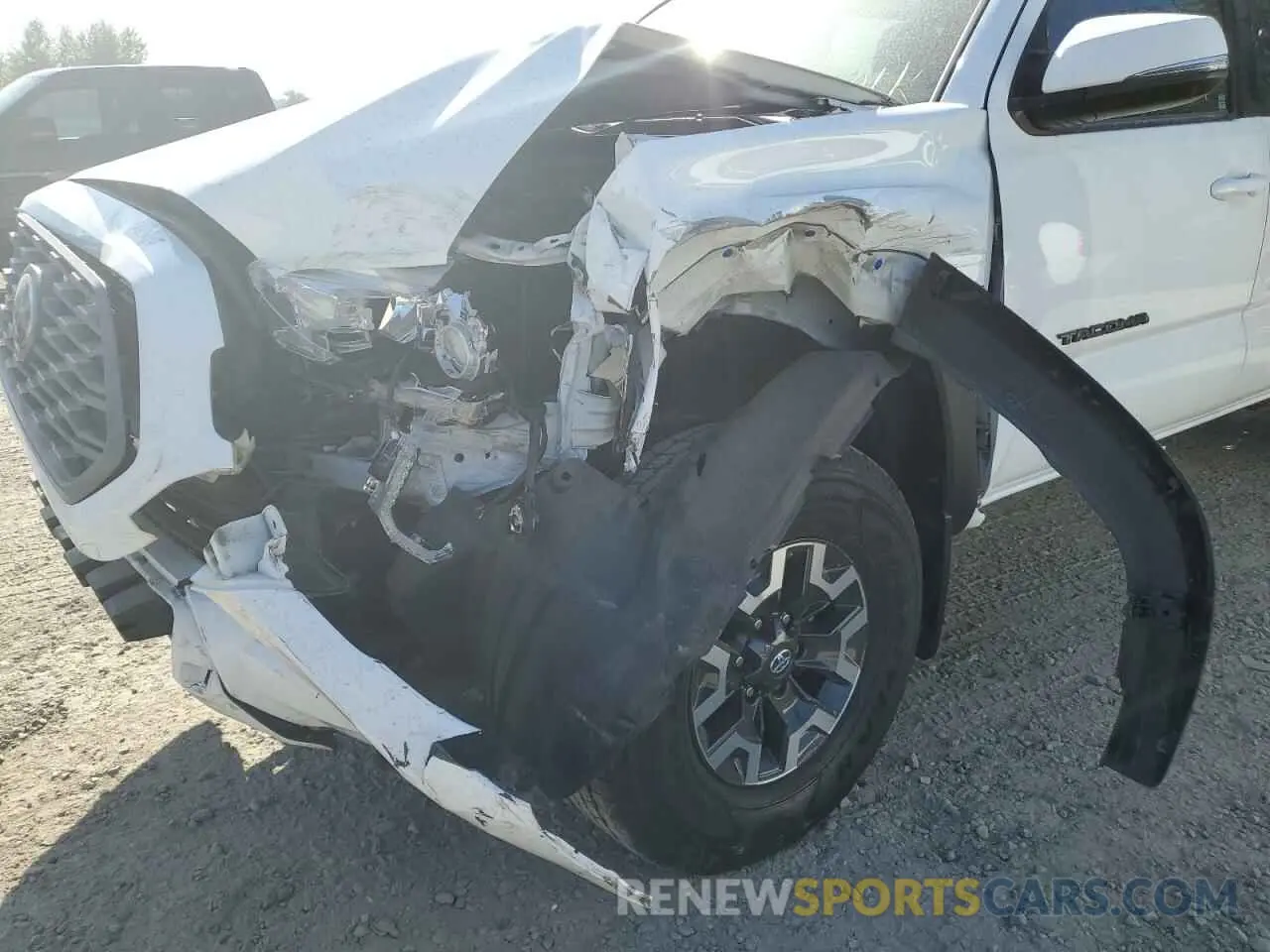9 fotografías del automóvil dañado 3TMDZ5BN3LM091053 TOYOTA TACOMA 2020