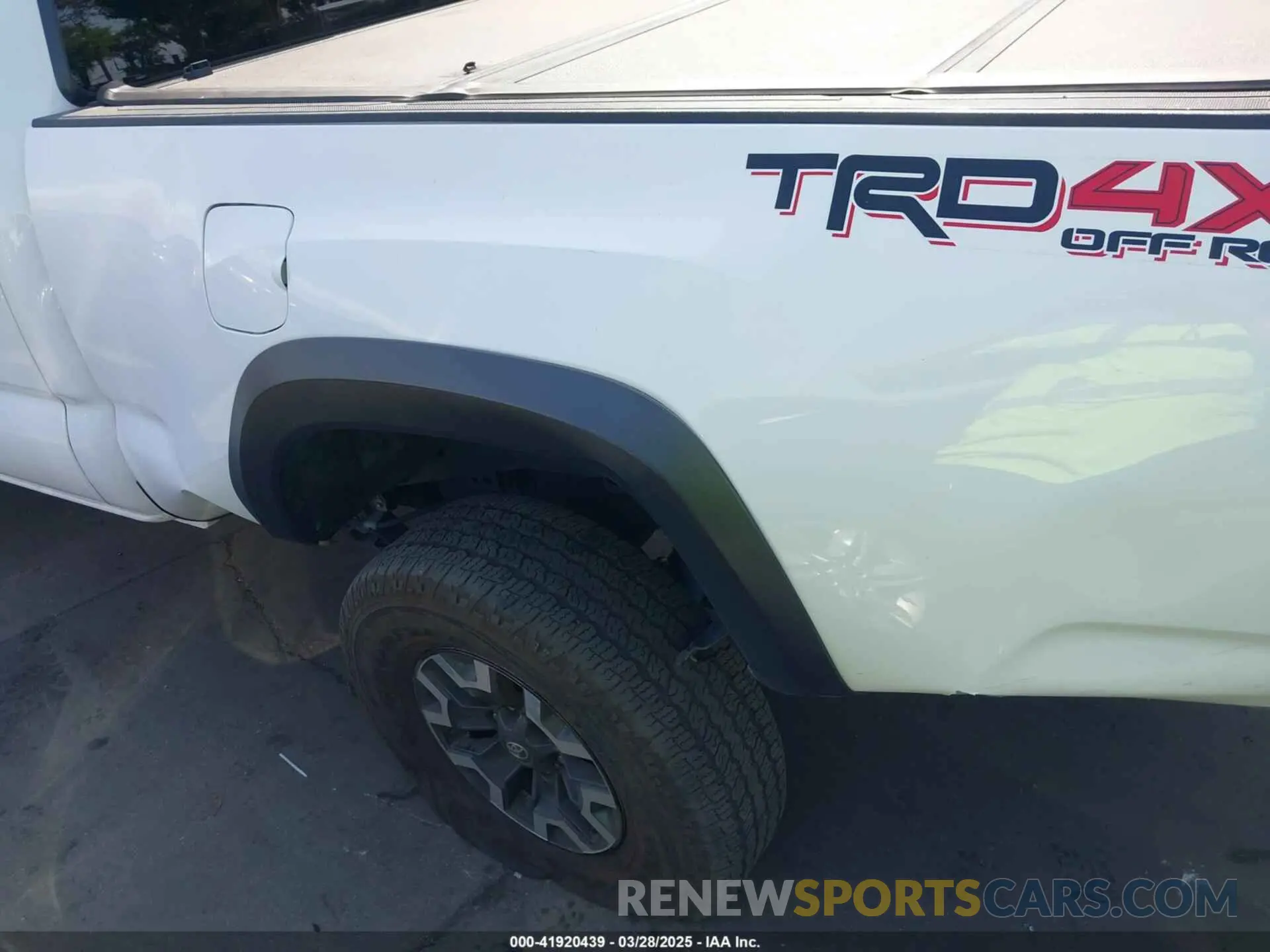 12 fotografías del automóvil dañado 3TMDZ5BN4LM087223 TOYOTA TACOMA 2020