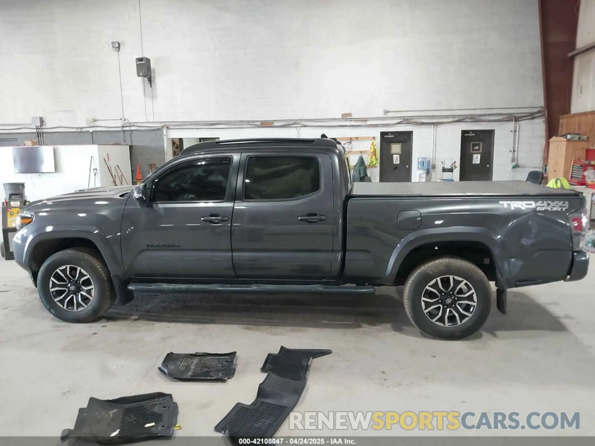 13 fotografías del automóvil dañado 3TMDZ5BN5LM087084 TOYOTA TACOMA 2020