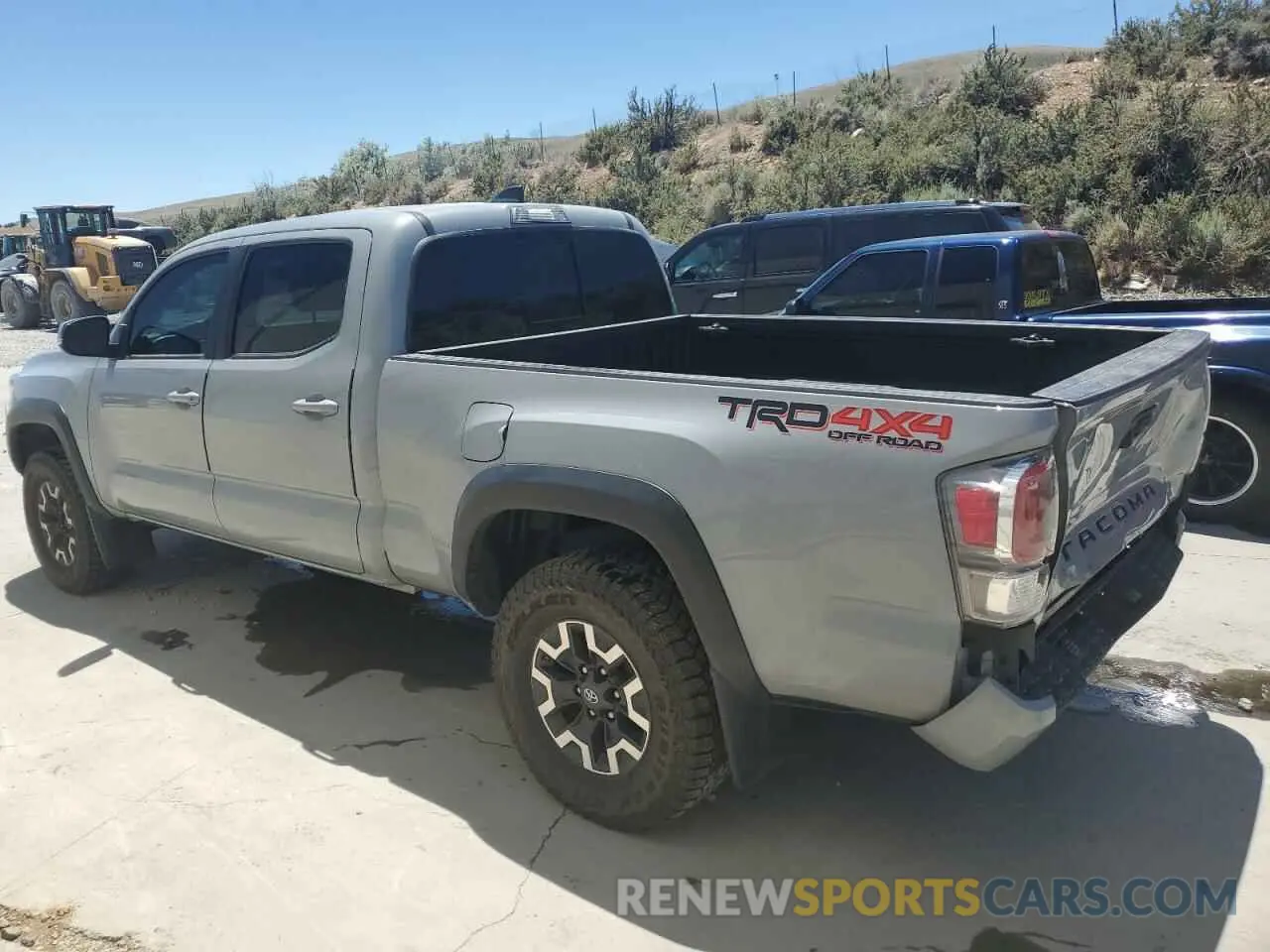 2 fotografías del automóvil dañado 3TMDZ5BN7LM087085 TOYOTA TACOMA 2020