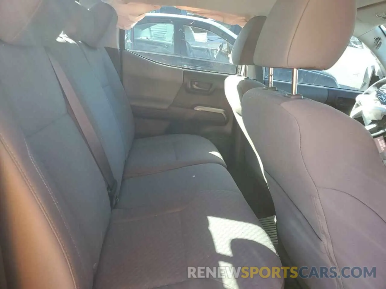 10 fotografías del automóvil dañado 3TMDZ5BN8LM088939 TOYOTA TACOMA 2020