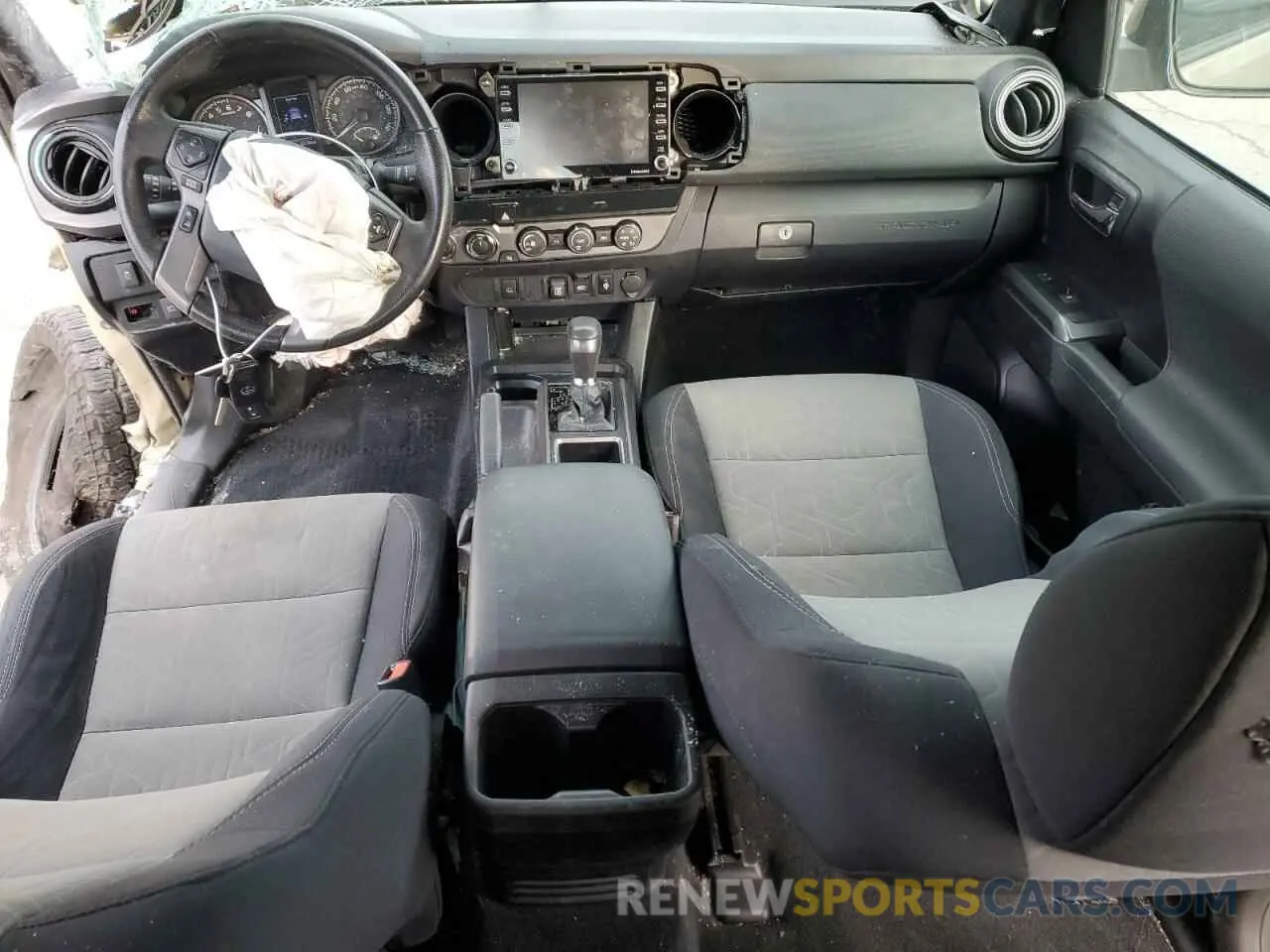 8 fotografías del automóvil dañado 3TMDZ5BN9LM087489 TOYOTA TACOMA 2020