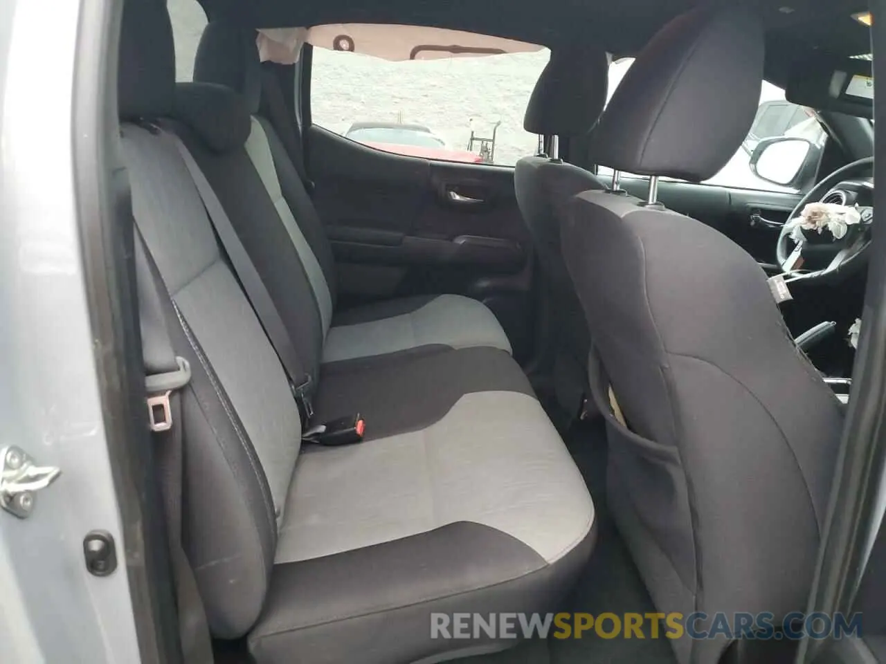 10 fotografías del automóvil dañado 3TMDZ5BNXLM090126 TOYOTA TACOMA 2020