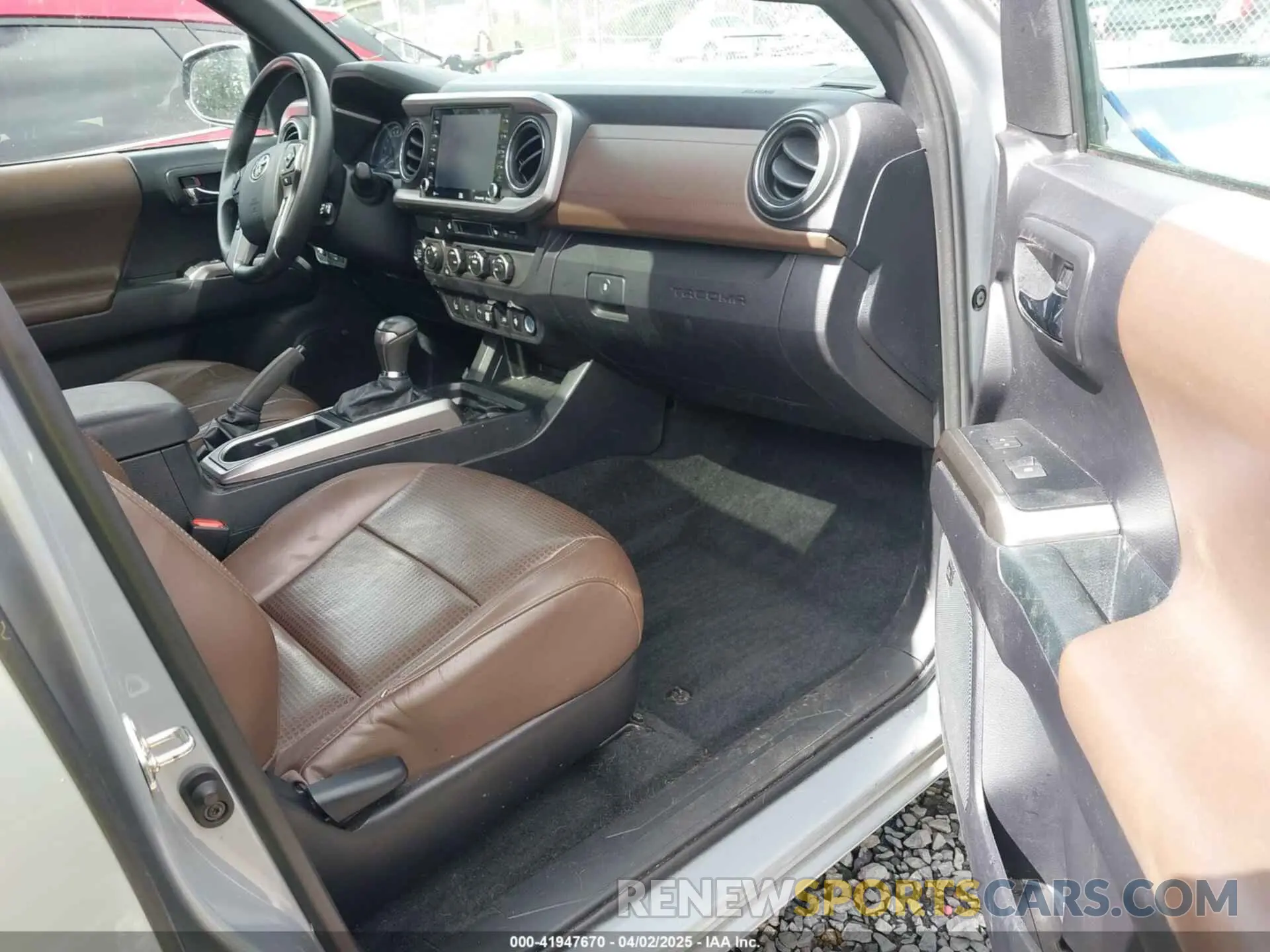 5 fotografías del automóvil dañado 3TMGZ5AN4LM367769 TOYOTA TACOMA 2020
